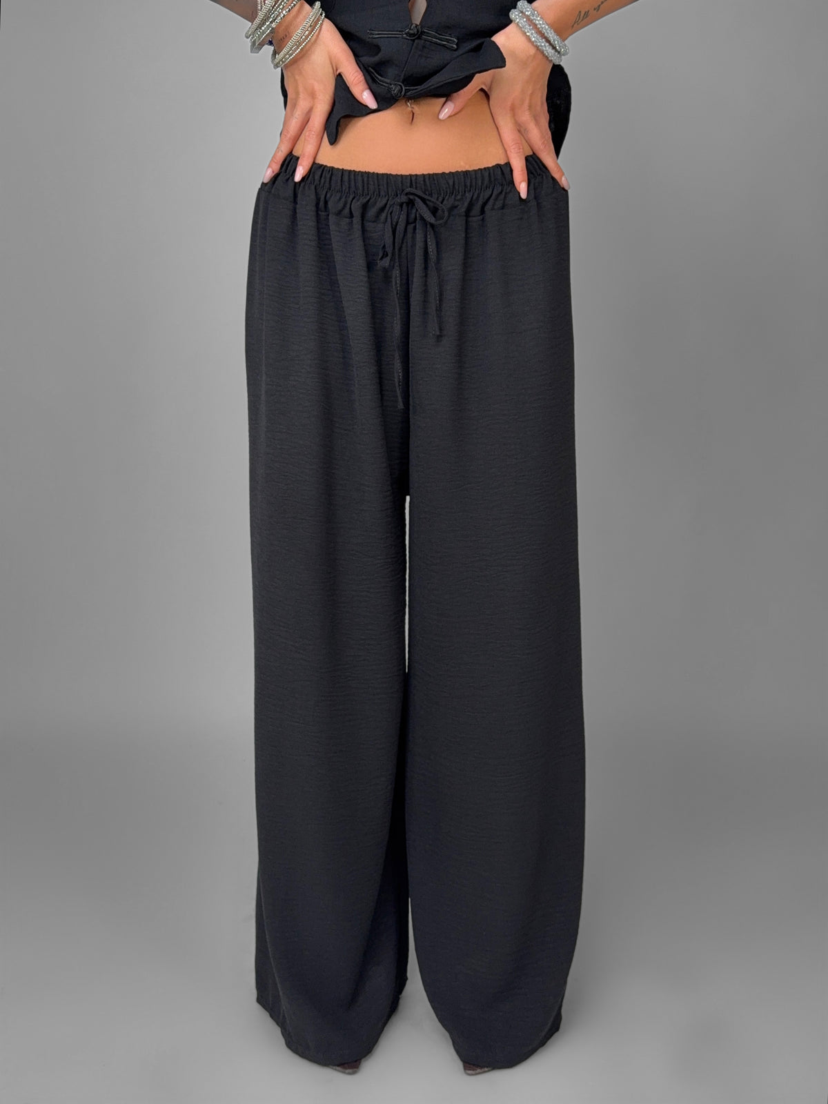 Refined Line Trousers-Black