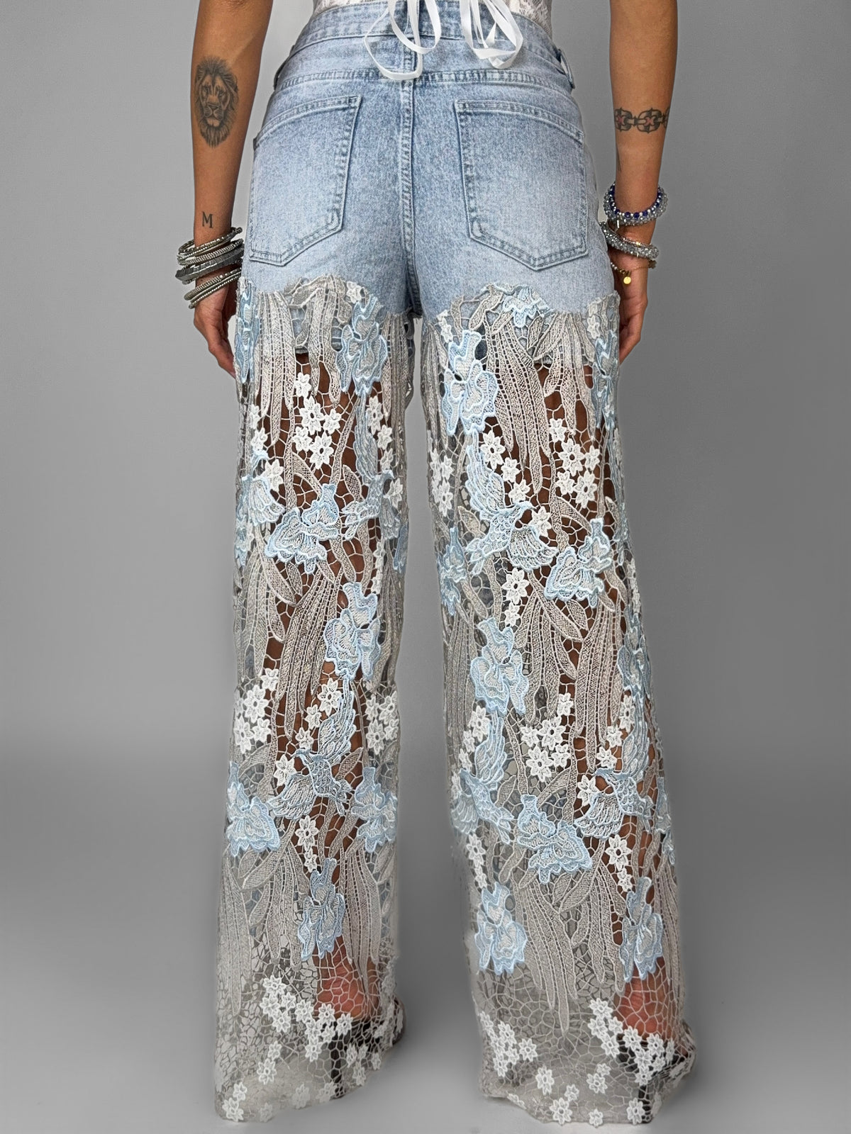 Jeans Floral Thread