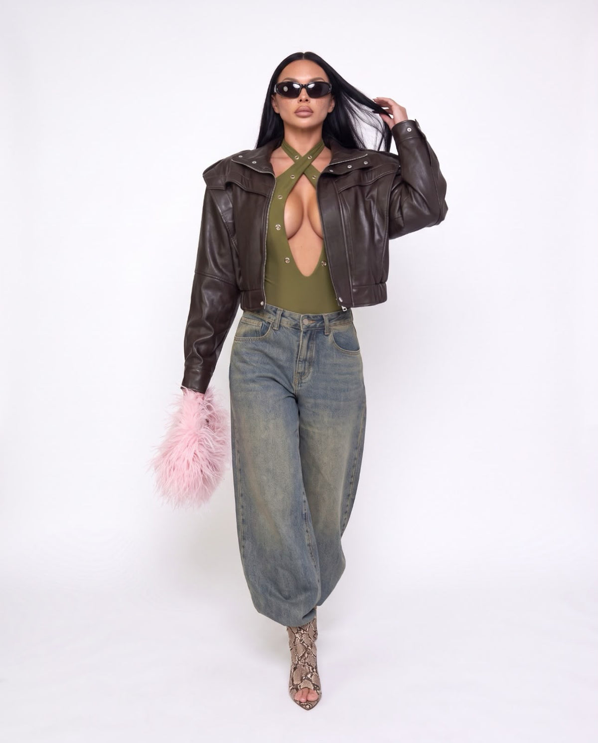 Total Look Deep Plunge