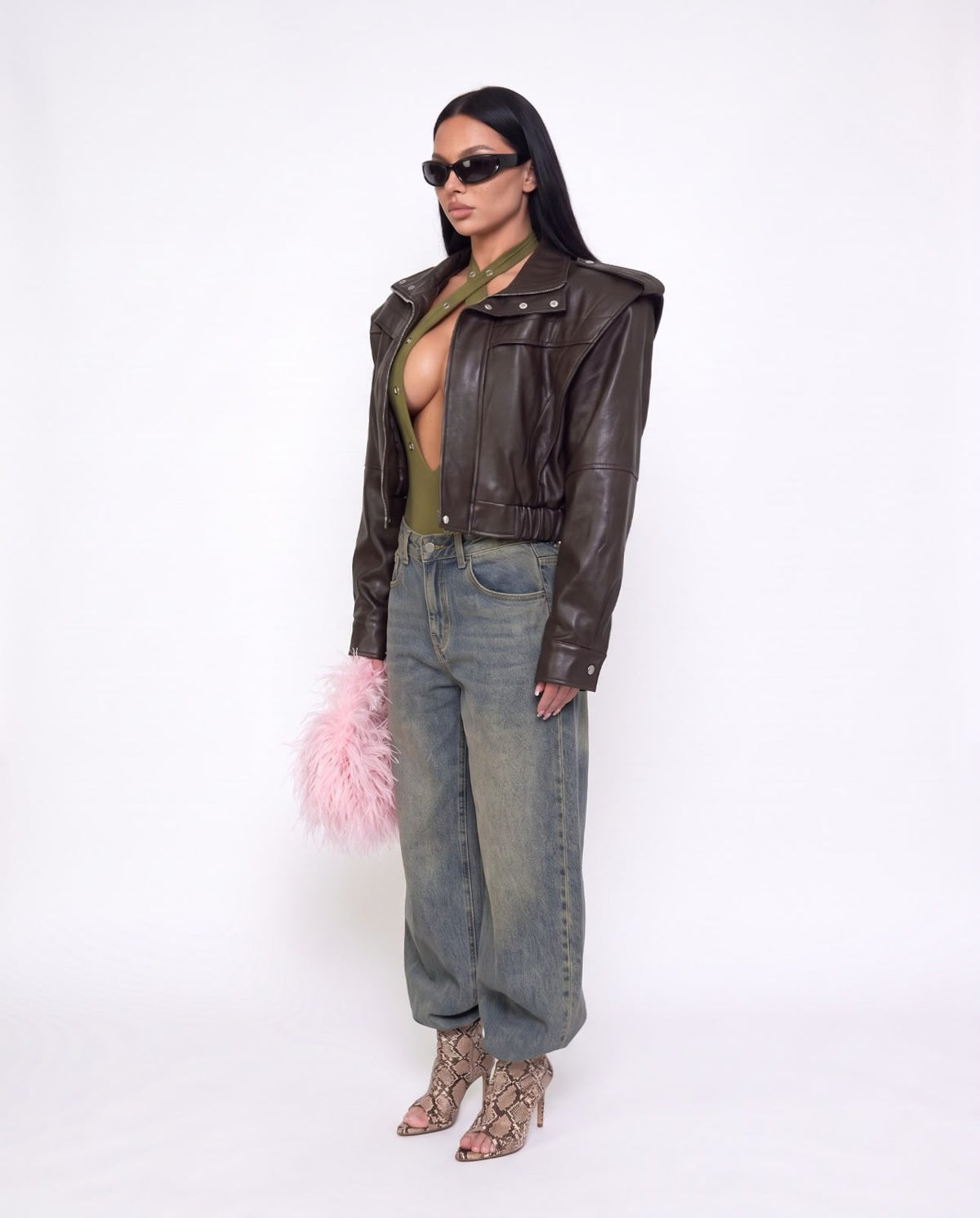 Total Look Deep Plunge